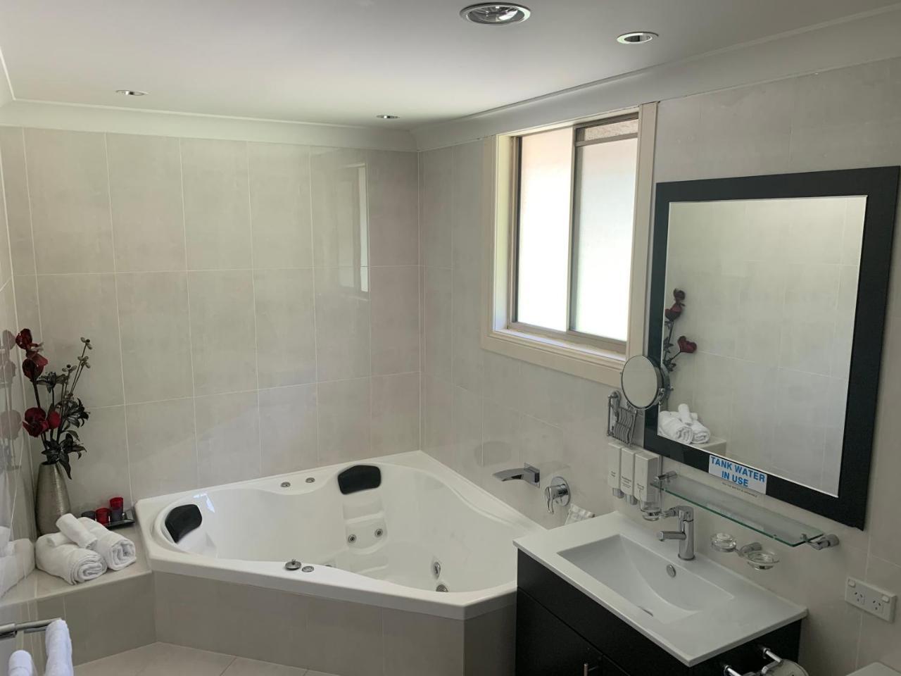 Picton Valley Motel Australia Экстерьер фото